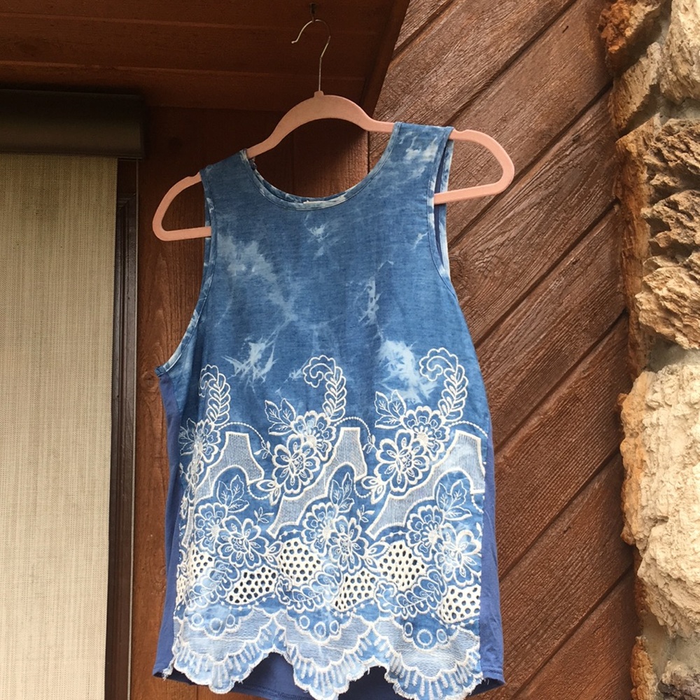 Size M Blue Tank with Lace Detail
